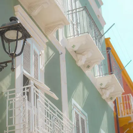 Inderooms B&B 칼로포테